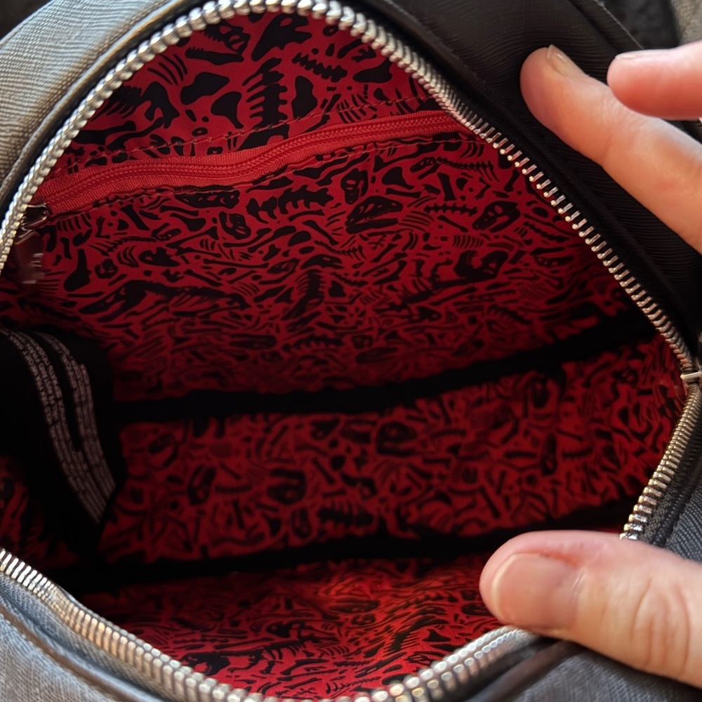 Loungefly Jurassic Park Purse - Picture 3 of 3